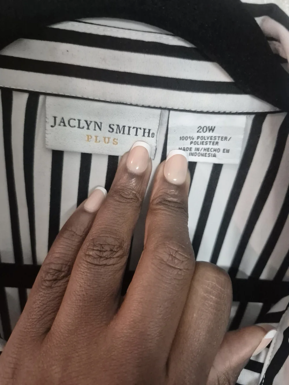 Jaclyn Smith crisp vertical